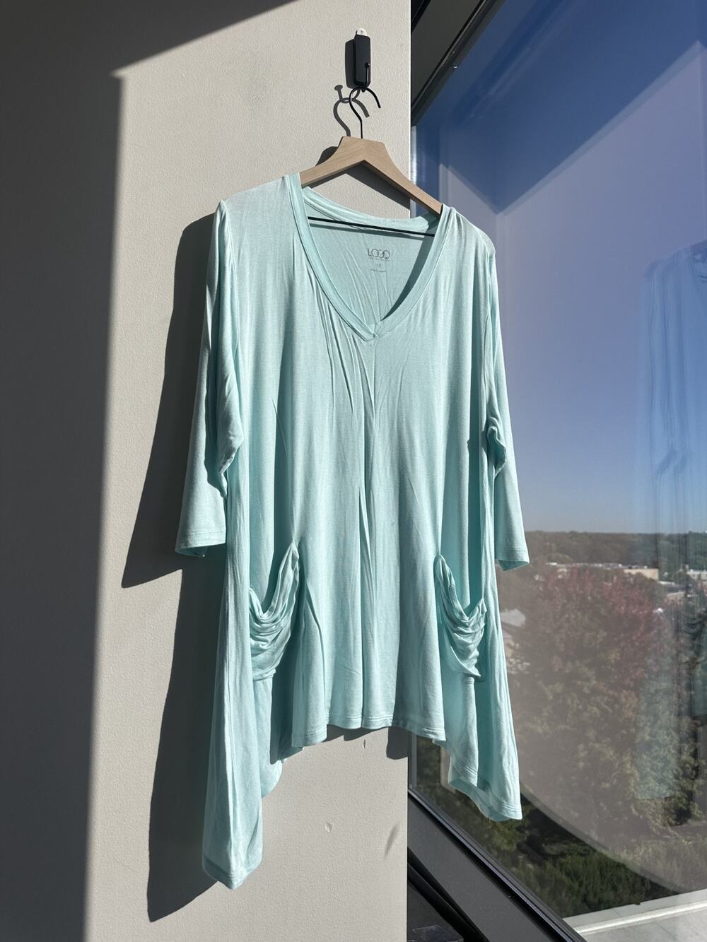 LOGO by Lori Goldstein Light Blue 3/4 Sleeve V-neck Flowy Sz 1X
